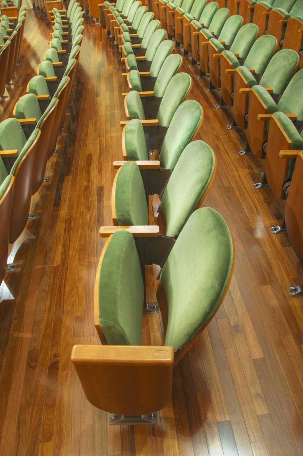 Omaha Community Playhouse: December 2010