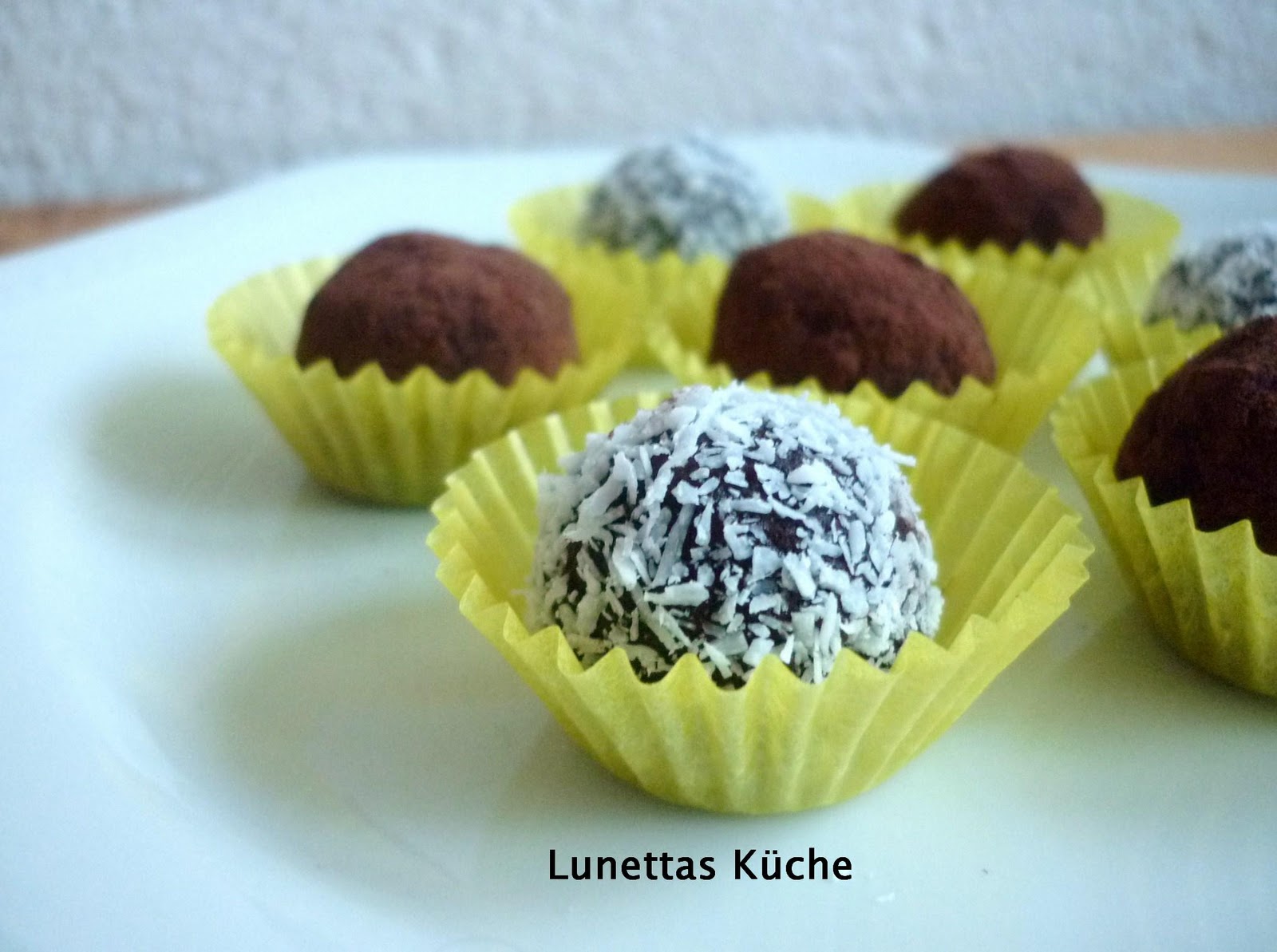 Lunettas Küche: Rumkugeln aus Kuchen