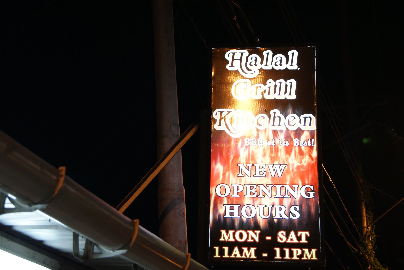 bring it to the table THE HALAL GRILL KITCHEN... value fuh money