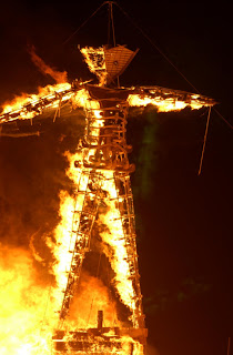 Burning Man - Hombre en llamas