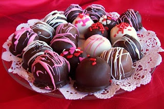 Melissa Bell Designs: Valentine's Truffle card and treat box!