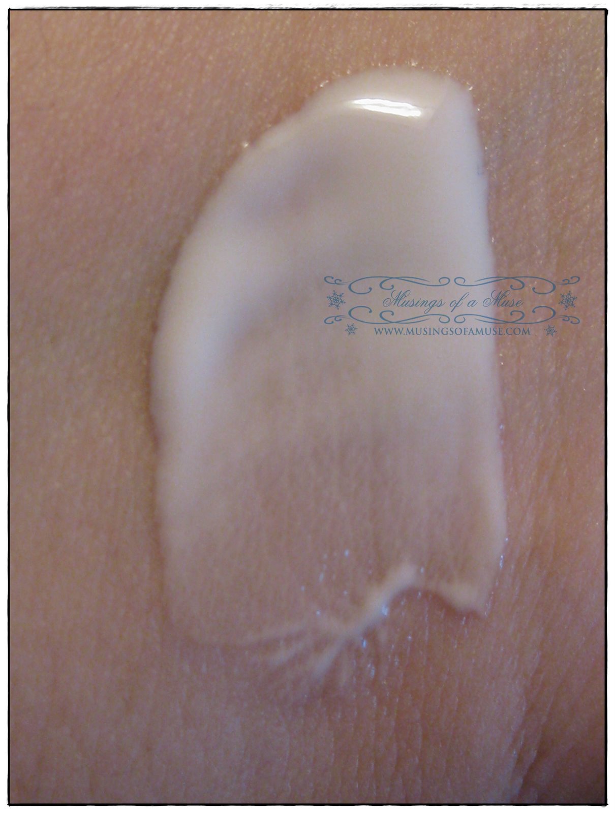 [Lush+Comforter+Body+Lotion+5.jpg]