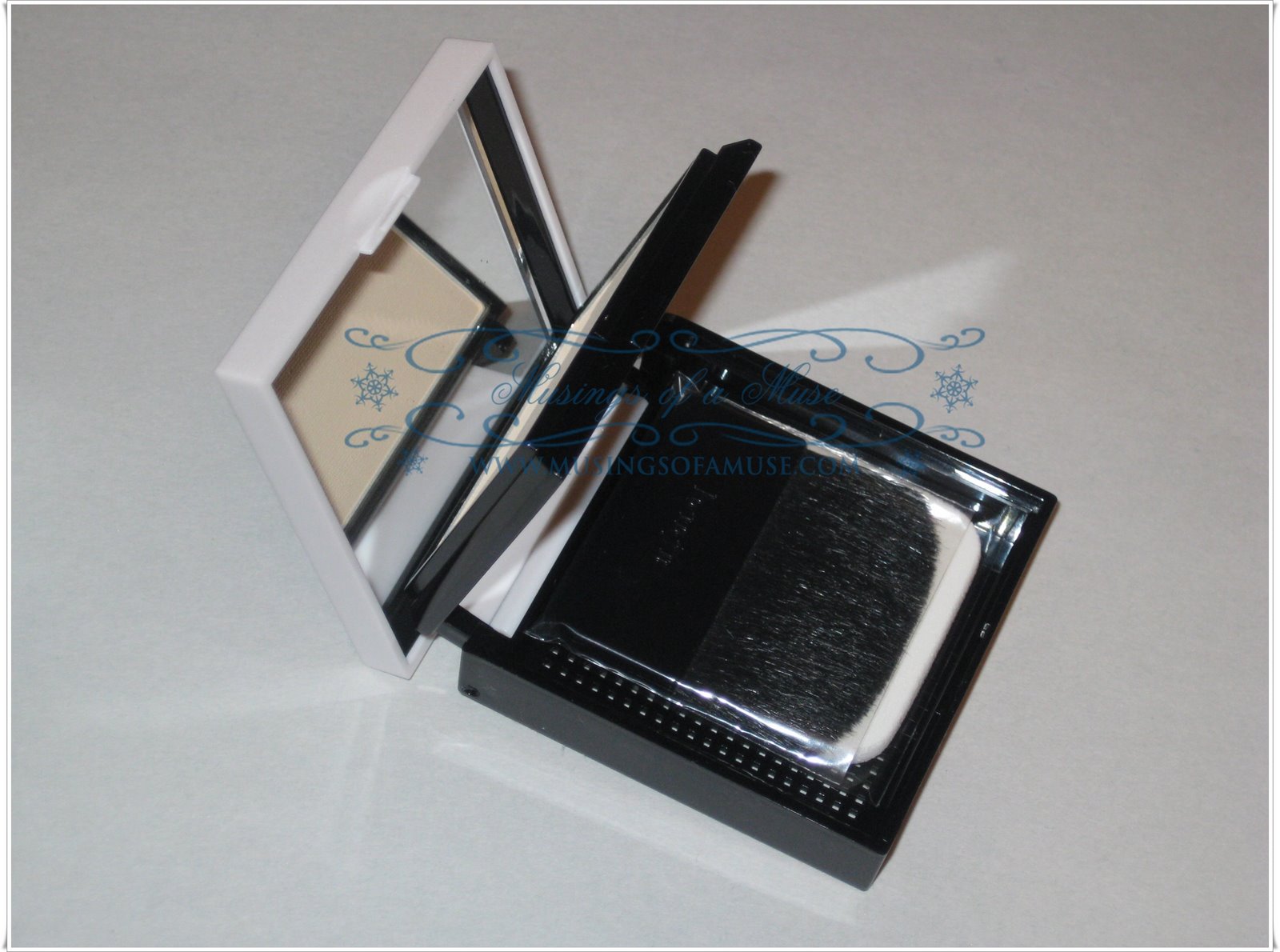 [Benefit+Hello+Flawless!+7.jpg]