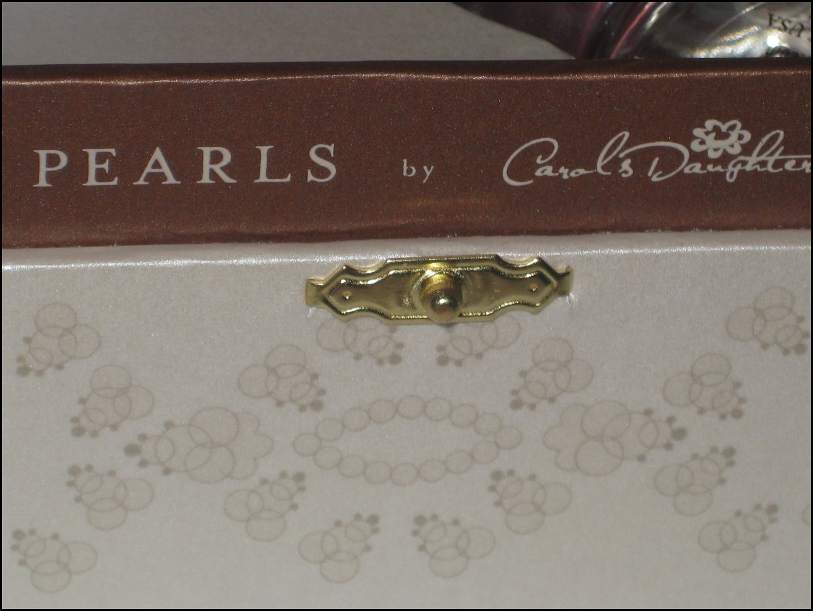 [Carol's+Daughter+Pearls+Picture+006.jpg]