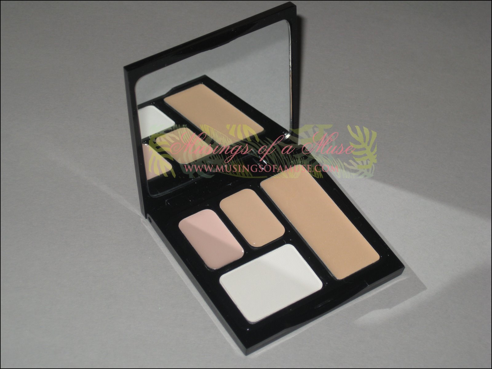 [Bobbi+Brown+Concealer+Palette+014.JPG]