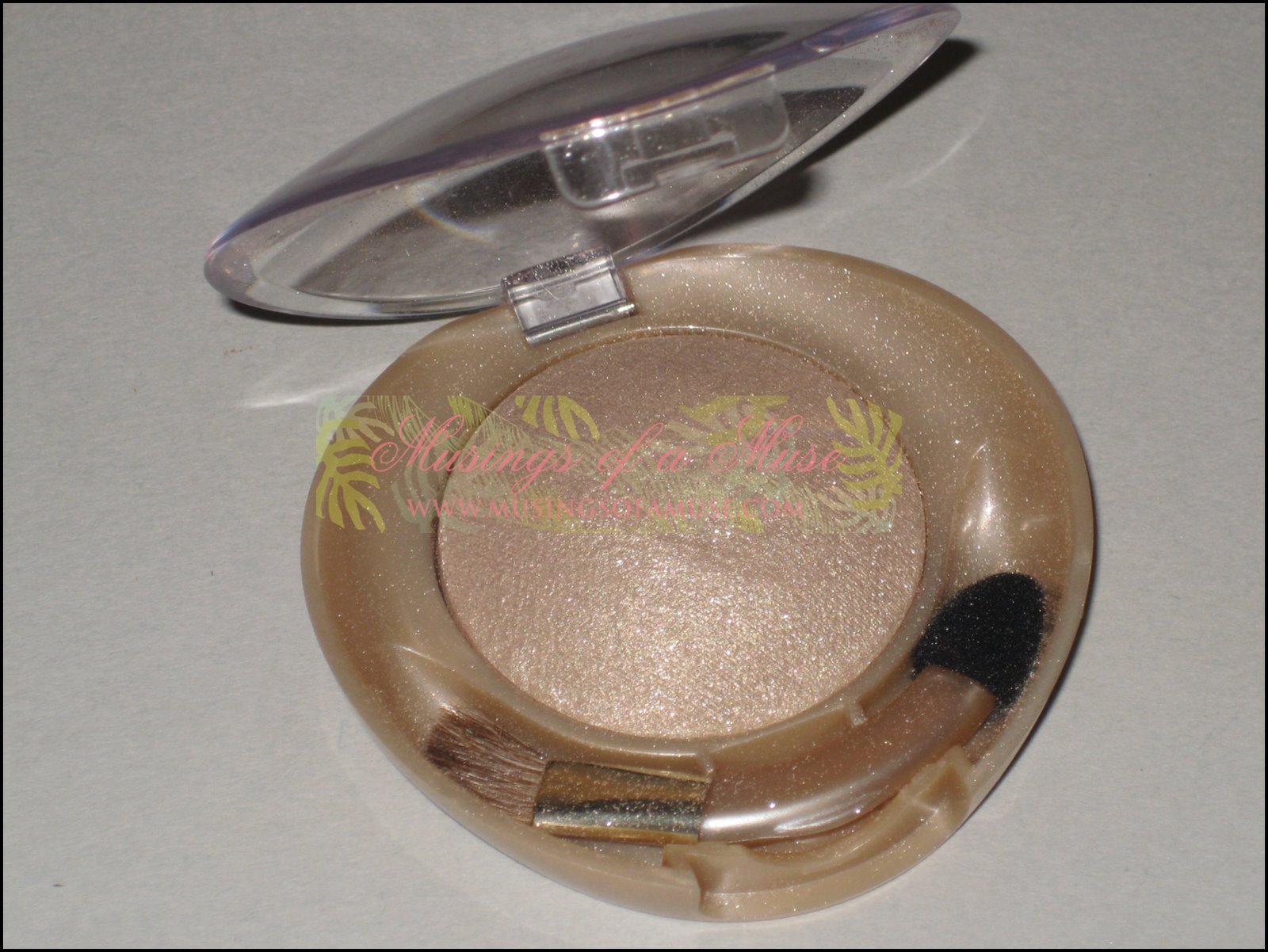 [Milani+Eye+Shadow+Beach+Sand+001.JPG]