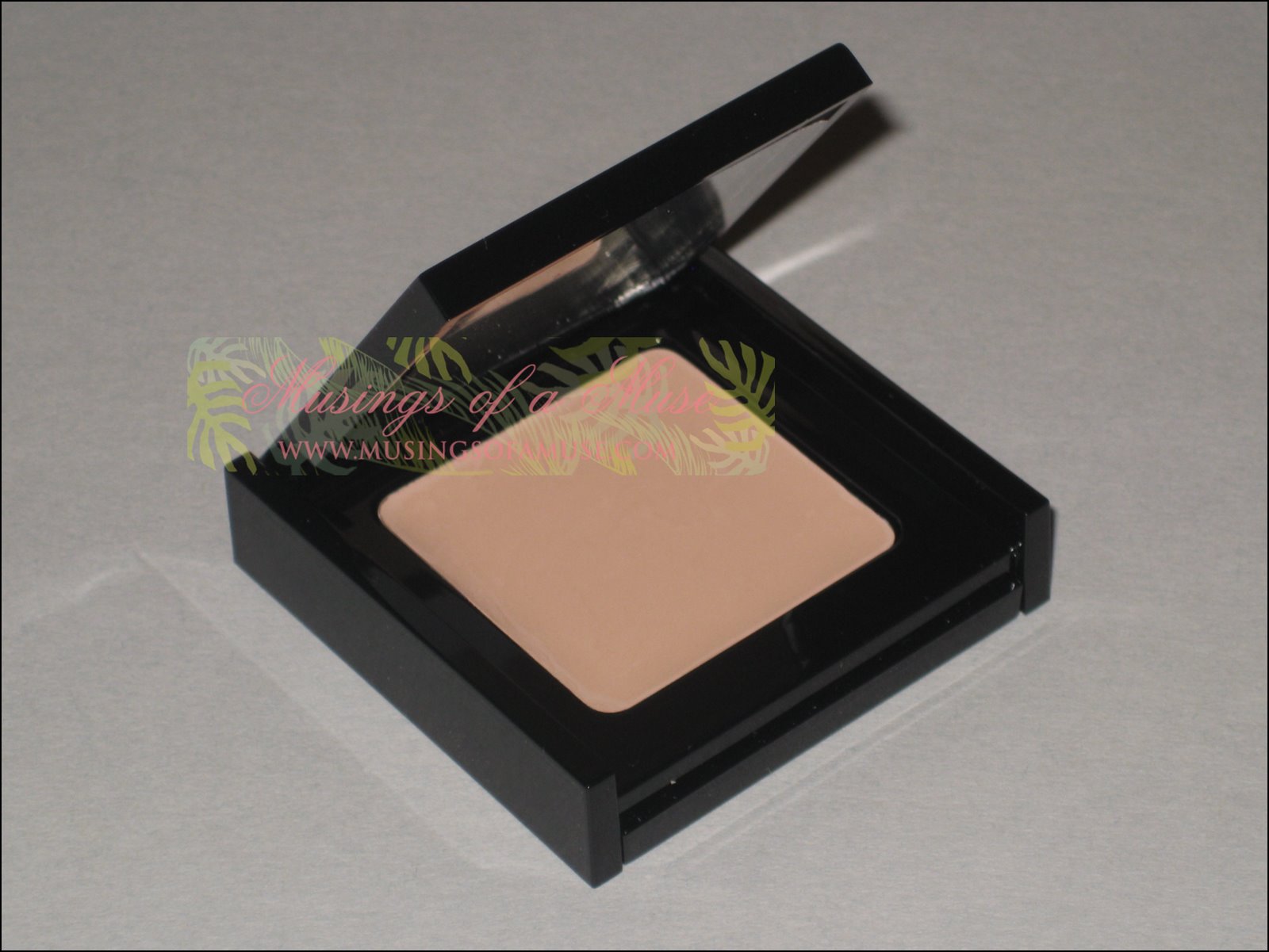 [Kevin+Beautymaker+Aqua+Eye+Concealer+002.jpg]