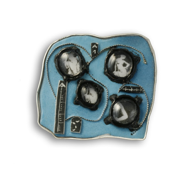 B-96 "entre 4 faros"