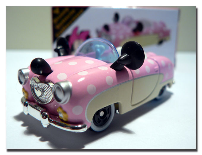 [DR-Minnie+Car.JPG]