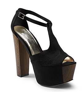 What I'm Loving: Dany vs Foxy: Jessica Simpson and Jeffrey Campbell