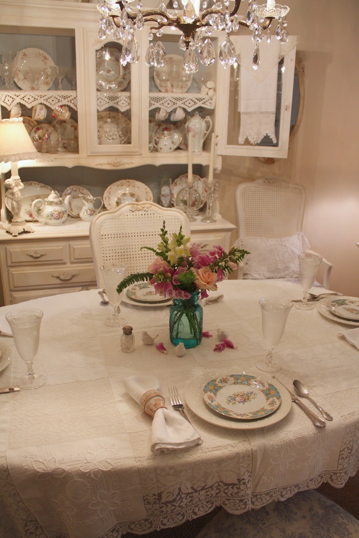 My Romantic Home Setting A Beautiful Table 15-perfect-coffee-tables-you-and-your-husband-can-build-together