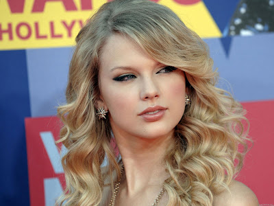 Taylor Swift Natural Hair, Long Hairstyle 2011, Hairstyle 2011, New Long Hairstyle 2011, Celebrity Long Hairstyles 2073