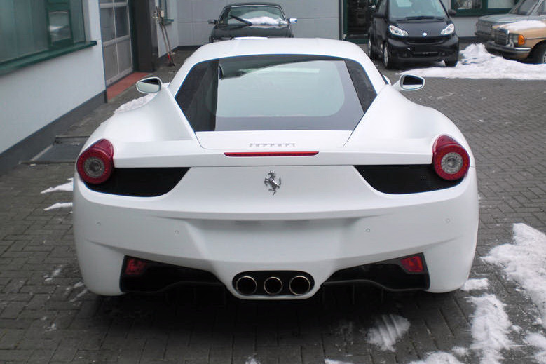 Ferrari 458 Italia сзади