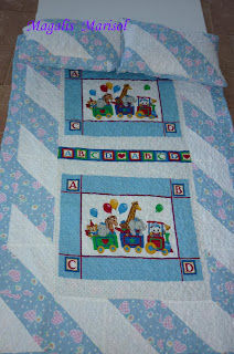 EDREDONES DE PATCHWORK Y ALGO MAS: Edredón Infantil!