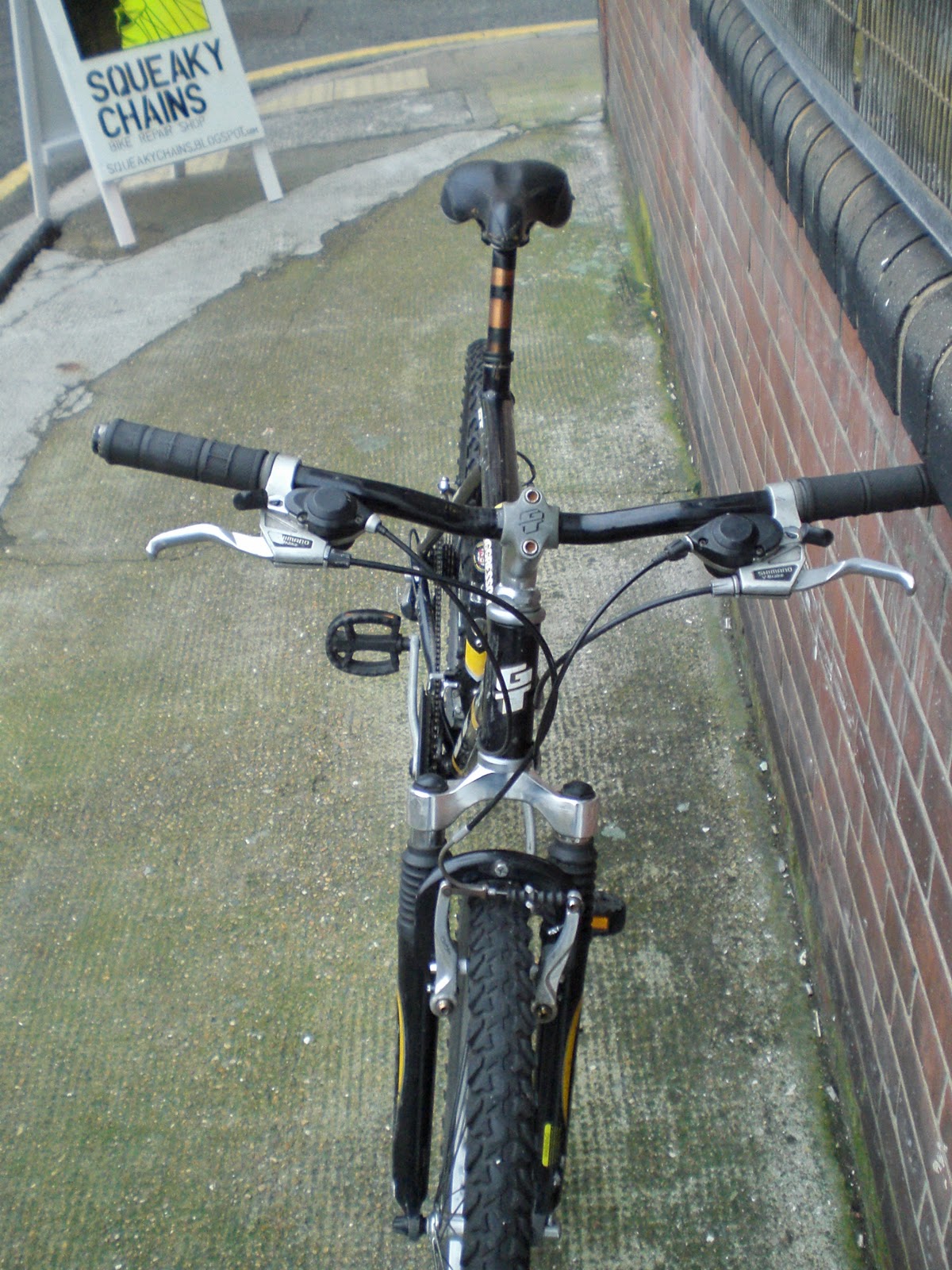 Squeaky Chains eBay Sale...GT Aggressor Mountain Bike