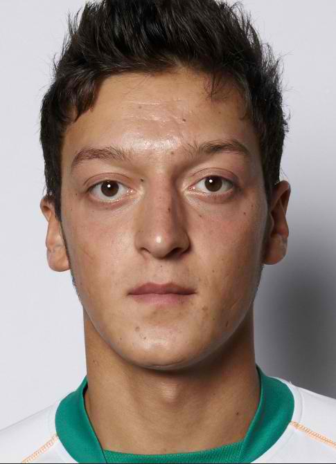 Футболист Mesut Ozil