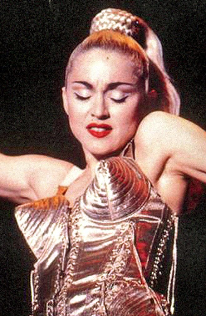 [Madonna+cone+bra.jpg]