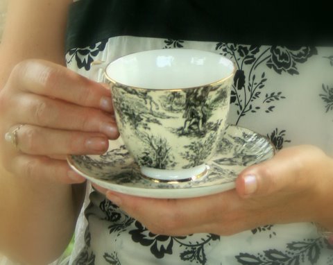 [black+and+white-85-760558.jpg]