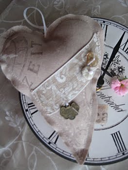 [NähenbeiPetra_Zeit.JPG]