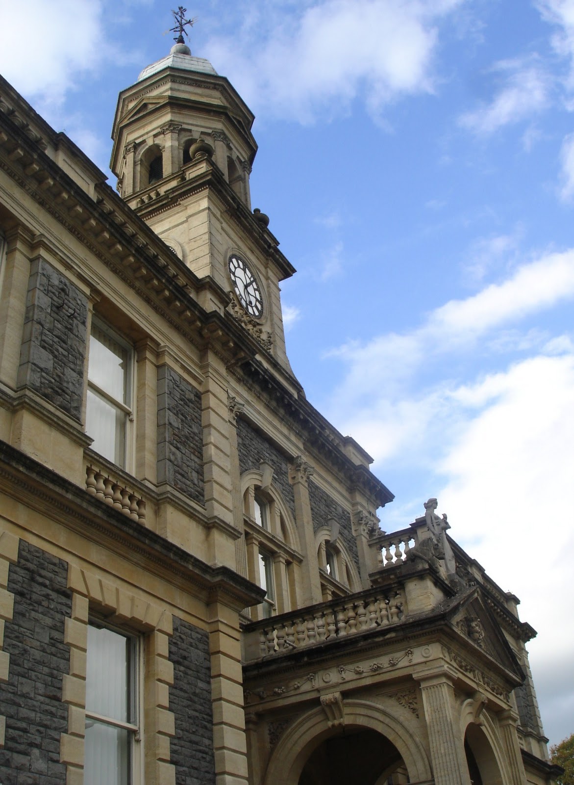 Viajar e descobrir País de Gales Llanelli Town Hall