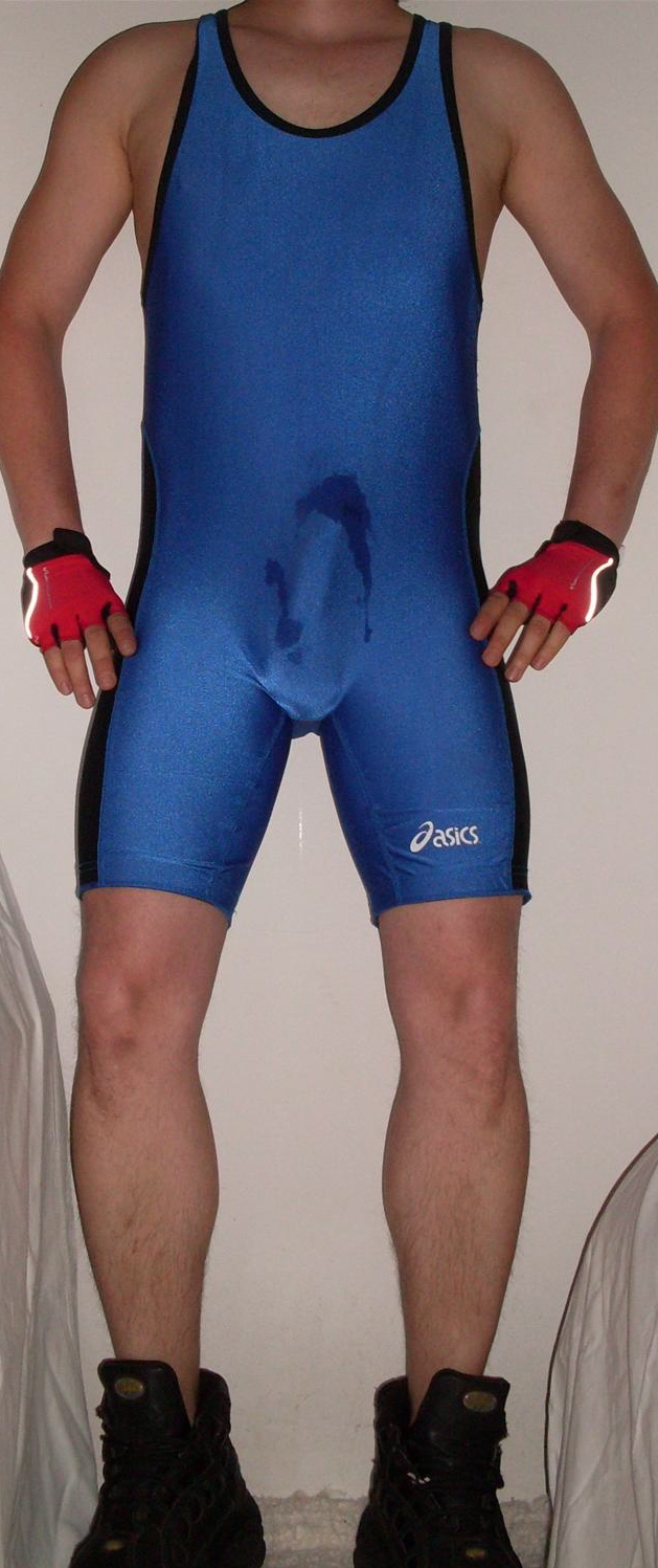 Gear Bulges Bulging in Blue Singlets & Skinsuits