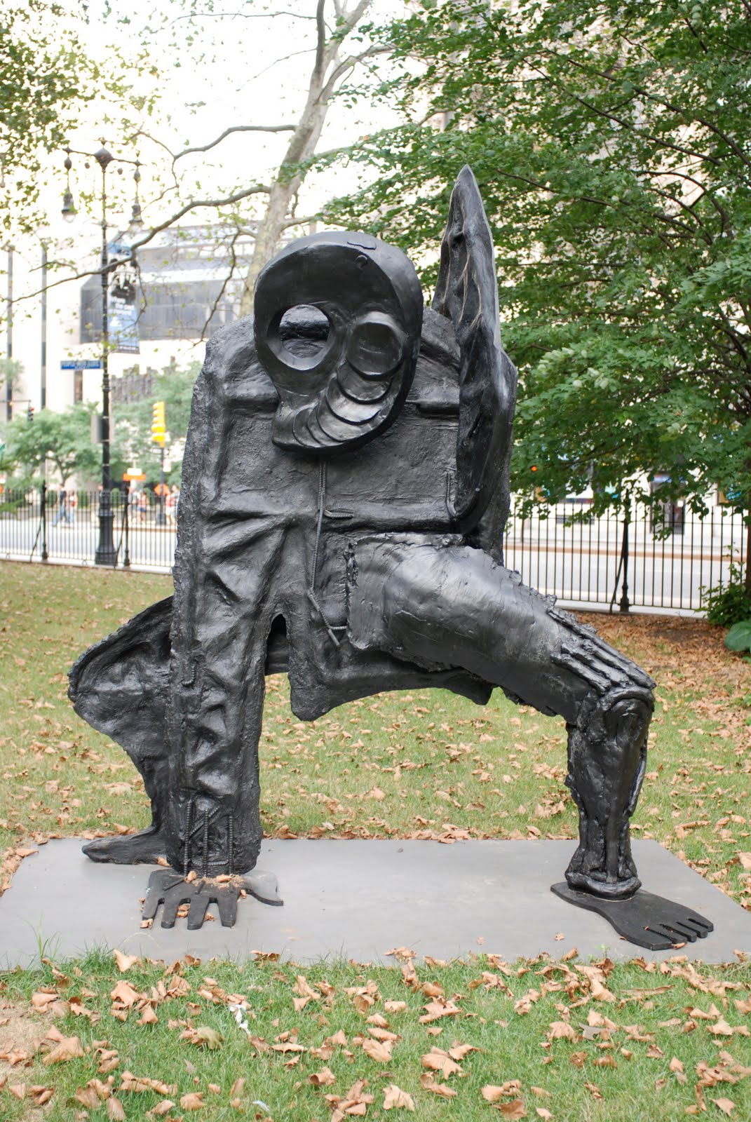 NYC ♥ NYC Statuesque in City Hall Park