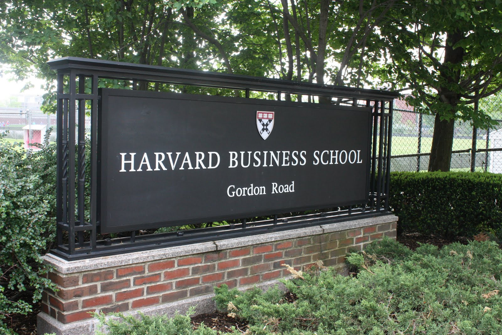Гарвардская школа бизнеса. Гарвардский университет США. Гарвардский университет бизнеса. Гарвард бизнес школа. Гарвардская школа бизнеса в США.