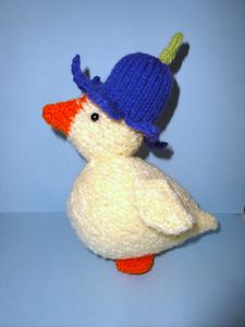 [tn_Ducky+with+bluebell+bonnet+(3).JPG]