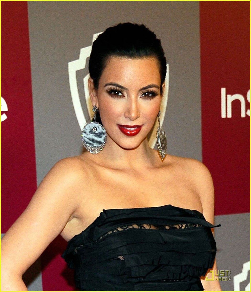 http://3.bp.blogspot.com/_D8F3i-eBOGM/TTR7dkyL48I/AAAAAAAACr0/yeJCDr4L1pw/s1600/kim-kardashian-instyle-party-01.jpg