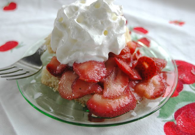 Shallow Thoughts From Iowa Strawberry Shortcake For A Crowd shallow-thoughts-from-iowa-strawberry-shortcake-for-a-crowd