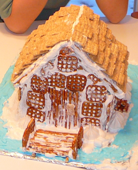 [gingerbread+m's+house.jpg]