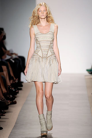 [herveleger2.jpg]