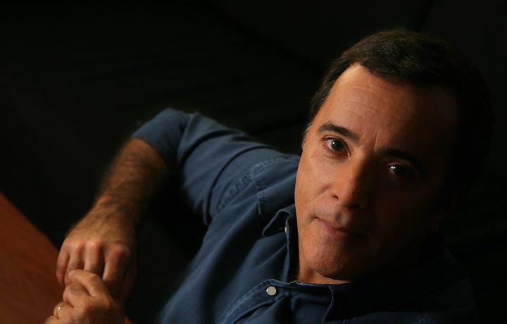 [Tony+Ramos+25081948pose.jpg]