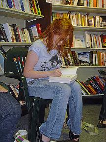 Author Signing: Richelle Mead