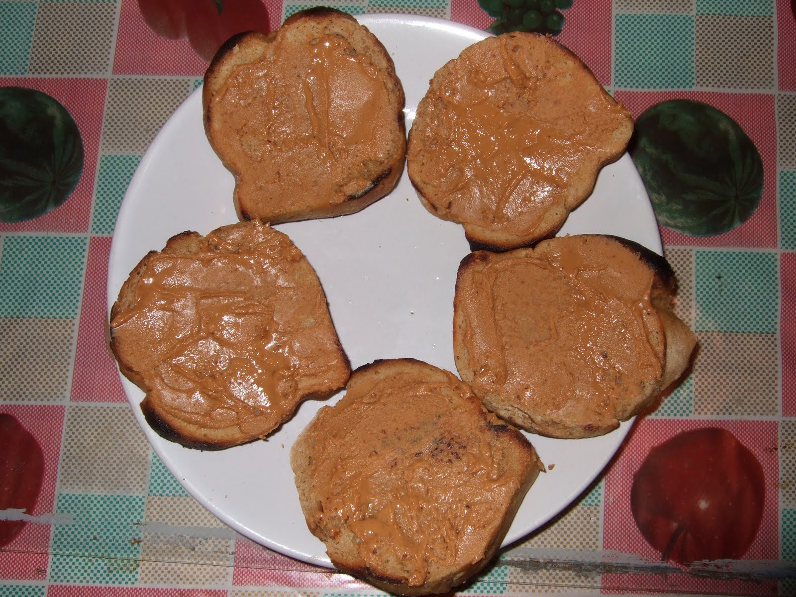 MoMo Cafe' Brown Bread With Peanut Butter.
