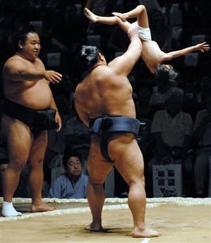 [sumo-wedgie.jpg]