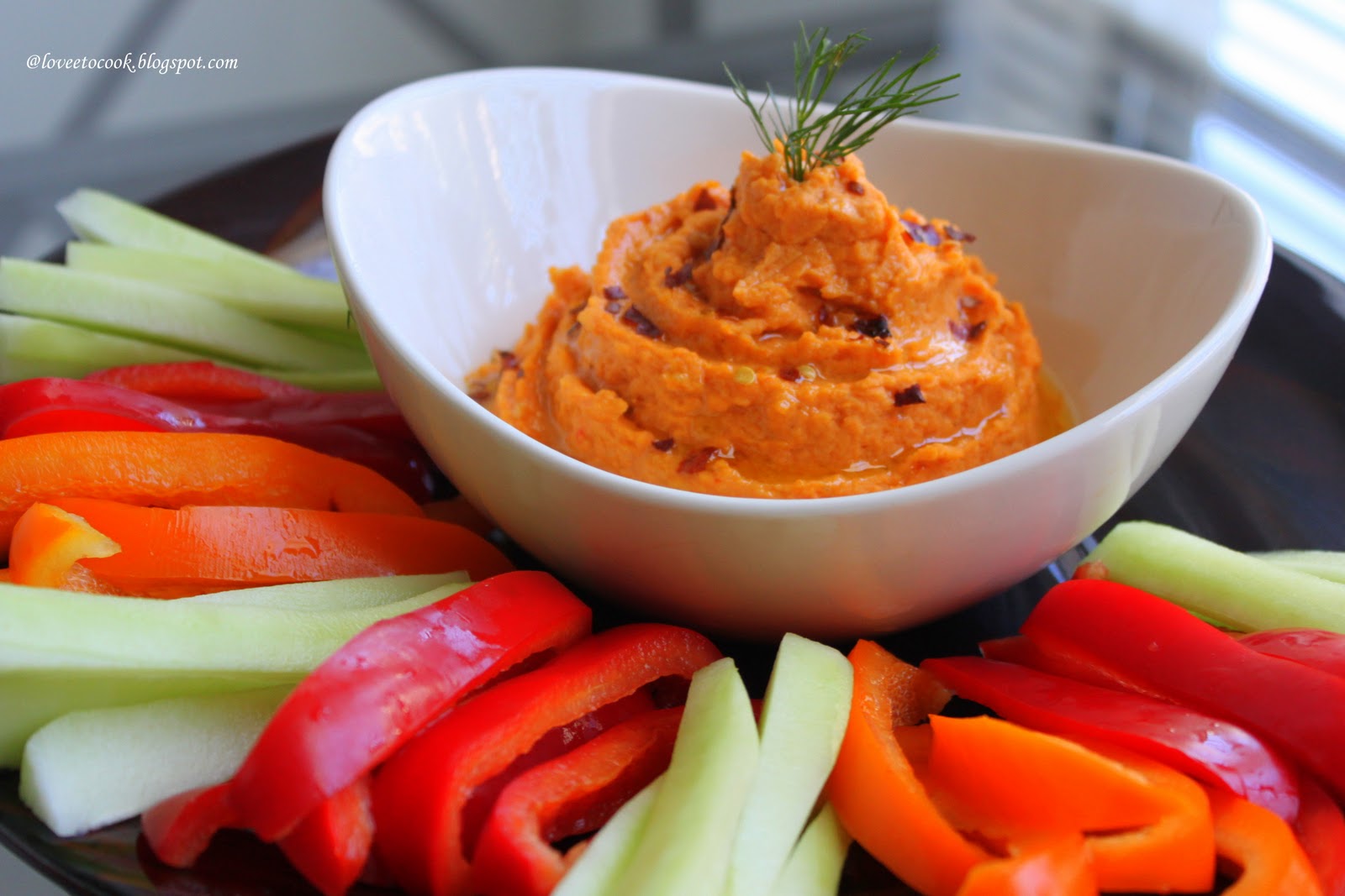 Love II Cook: Roasted red bell pepper hummus with crudités