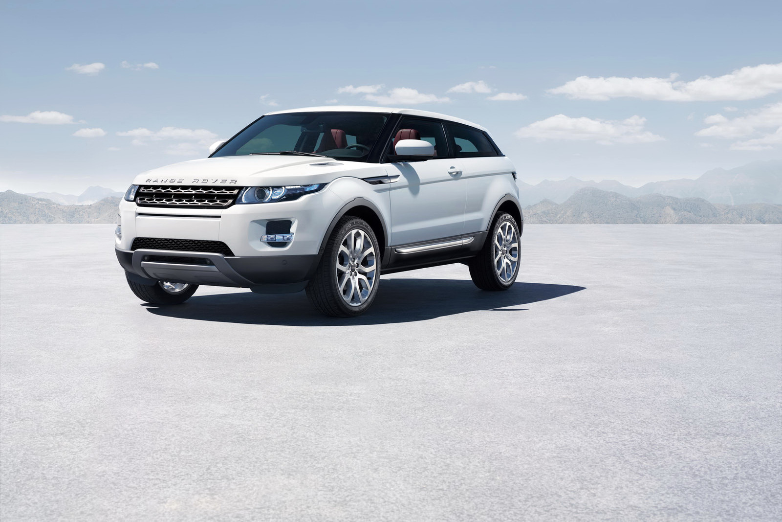 New Car Reviews: Range Rover's New Creative Design Victoria Beckham