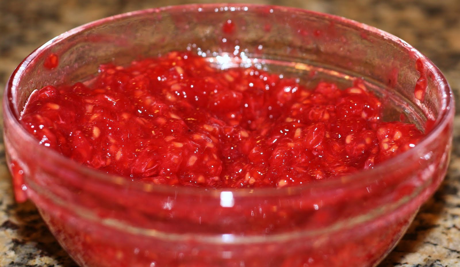 sunday sweets: raspberry whoopie pies