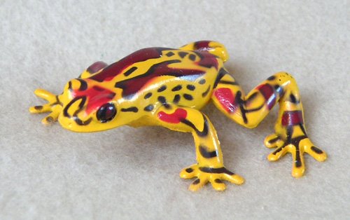 [frog-harlequin-poison-dart-frog-yellow-red-plastic-f1362.jpg]