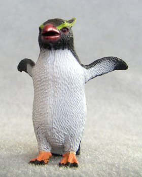 [penguin-rockhopper-plastic-f1112.jpg]