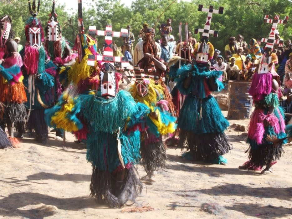 [dans_dogon.JPG]