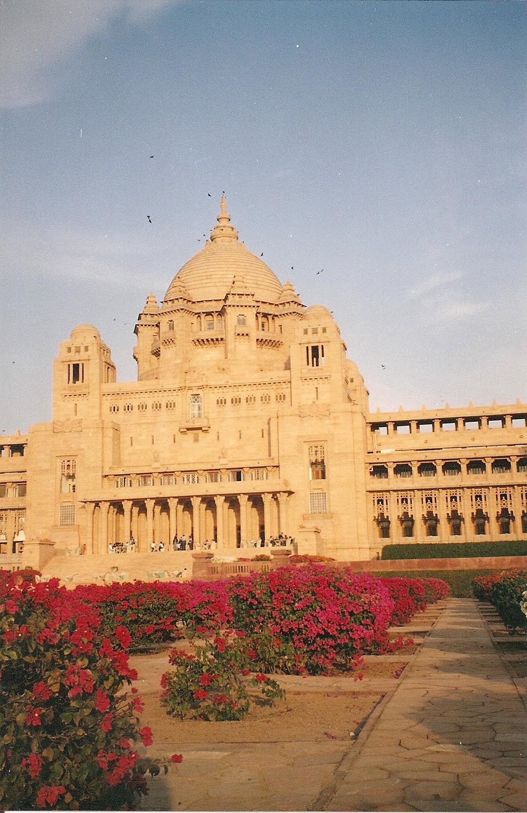 [hotel+Umaid+Bhawan+Palace.JPG]