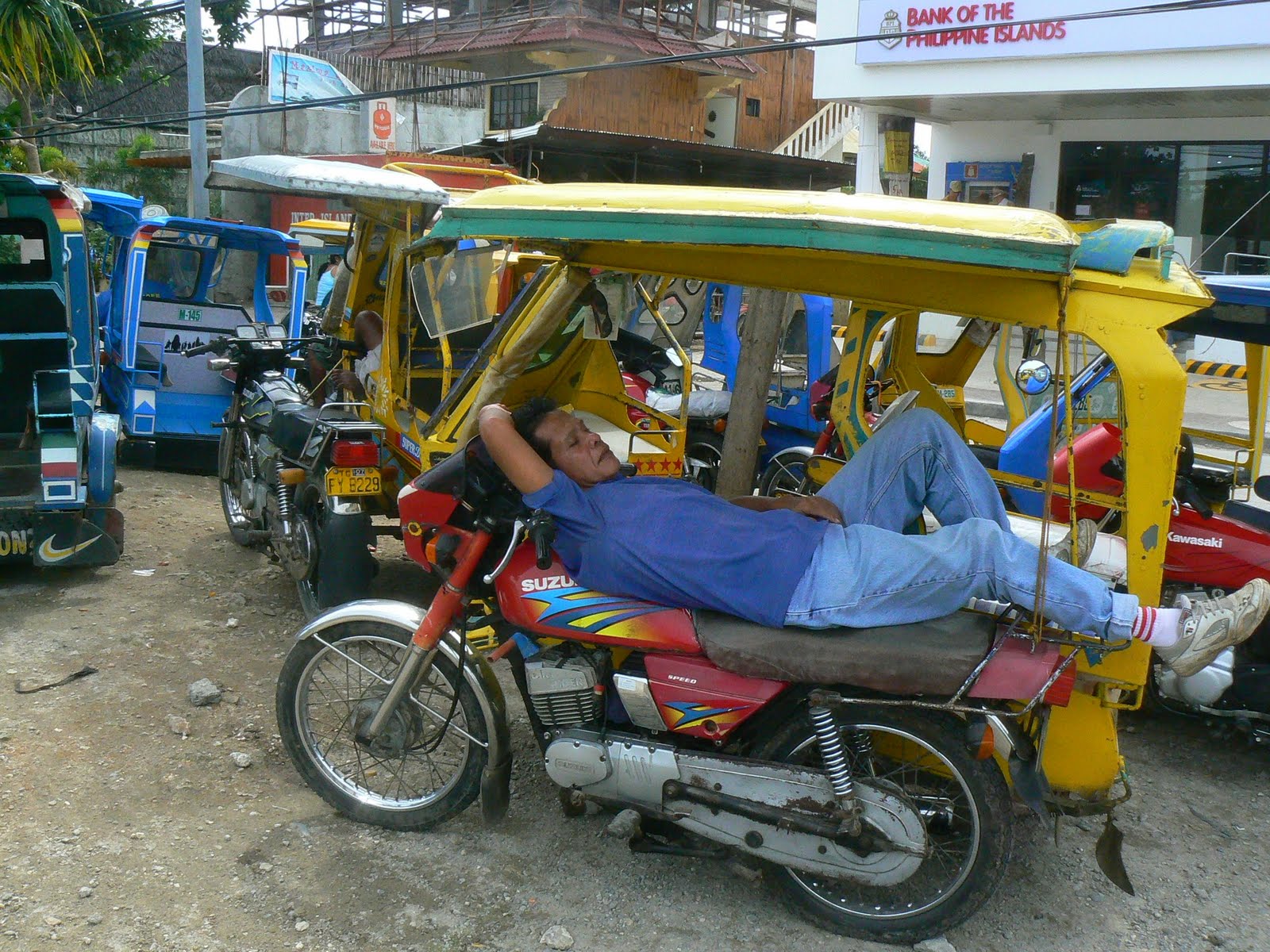 [40.+transportul+cu+tricicleta.JPG]
