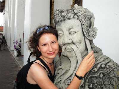 Obiective turistice Thailanda: statuie in complexul palatului regal