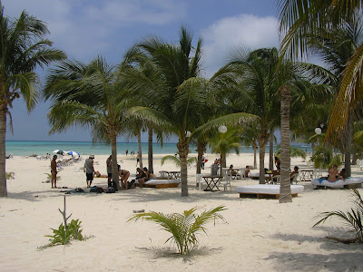 Plaja alba la Marea Caraibelor