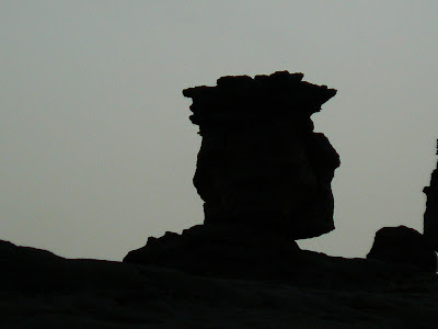 Imagini Mali: statuia lui Cezar din Pays Dogon