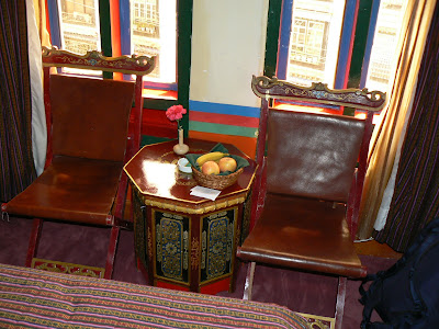 Imagini Tibet: hotel Dhod-Gu Lhasa fructe cadou