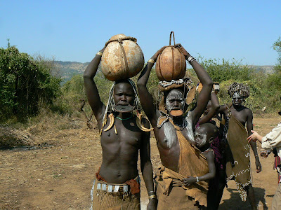 Obiective turistice Etiopia: femei goale - mursi