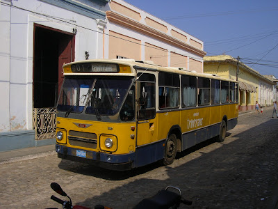 Transport Cuba: autobuz in Trinidad